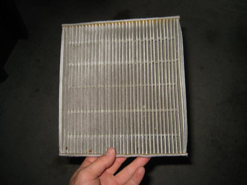 Toyota-Sienna-HVAC-Cabin-Air-Filter-Replacement-Guide-018