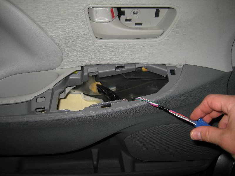 Toyota-Sienna-Interior-Door-Panel-Removal-Guide-031