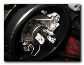 2012-2016-Toyota-Yaris-Headlight-Bulbs-Replacement-Guide-005