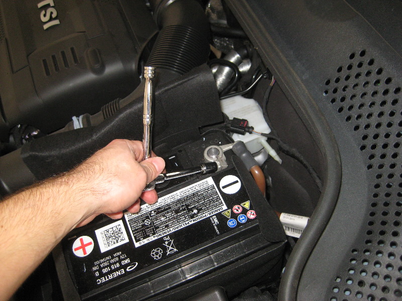 VW-Beetle-12-Volt-Automotive-Battery-Replacement-Guide-003
