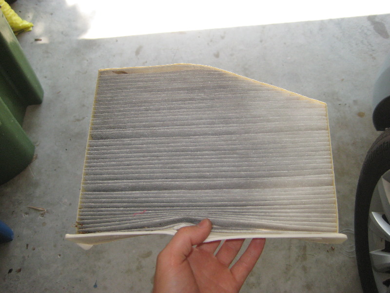 VW-Beetle-Cabin-Air-Filter-Replacement-Guide-015