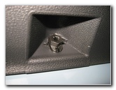 VW-Beetle-Interior-Door-Panel-Removal-Guide-010
