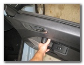 VW-Beetle-Interior-Door-Panel-Removal-Guide-033