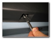 VW-Beetle-Interior-Door-Panel-Removal-Guide-038