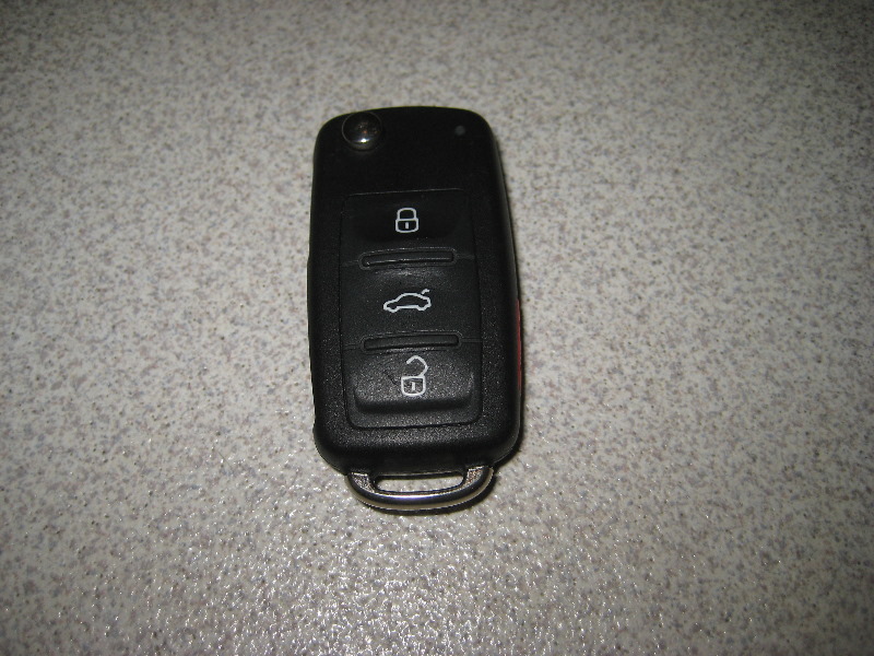 VW-Beetle-Key-Fob-Battery-Replacement-Guide-001