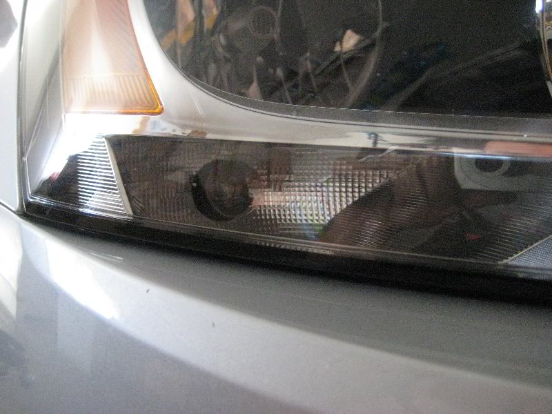 VW-Jetta-Headlight-Bulbs-Replacement-Guide-012