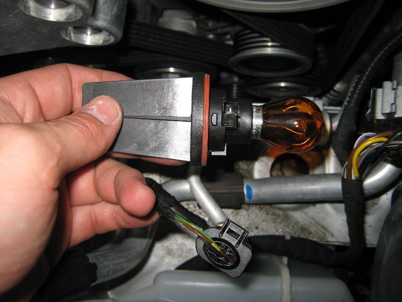 VW-Jetta-Headlight-Bulbs-Replacement-Guide-037