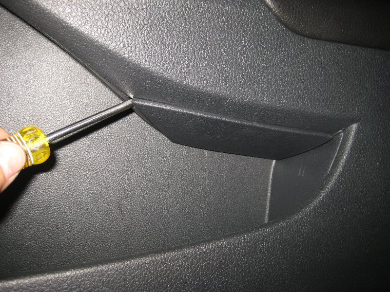 VW-Jetta-Interior-Door-Panel-Speaker-Replacement-Guide-014