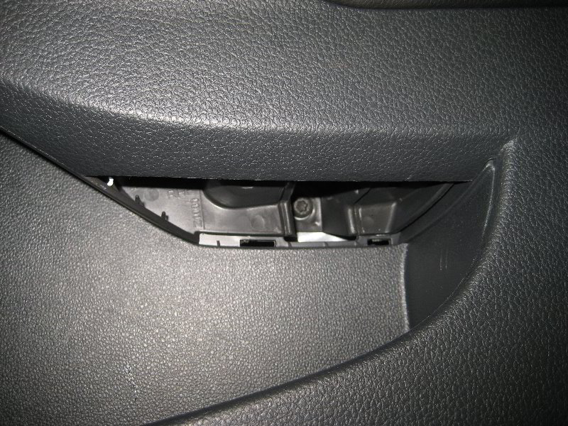 VW-Jetta-Interior-Door-Panel-Speaker-Replacement-Guide-016