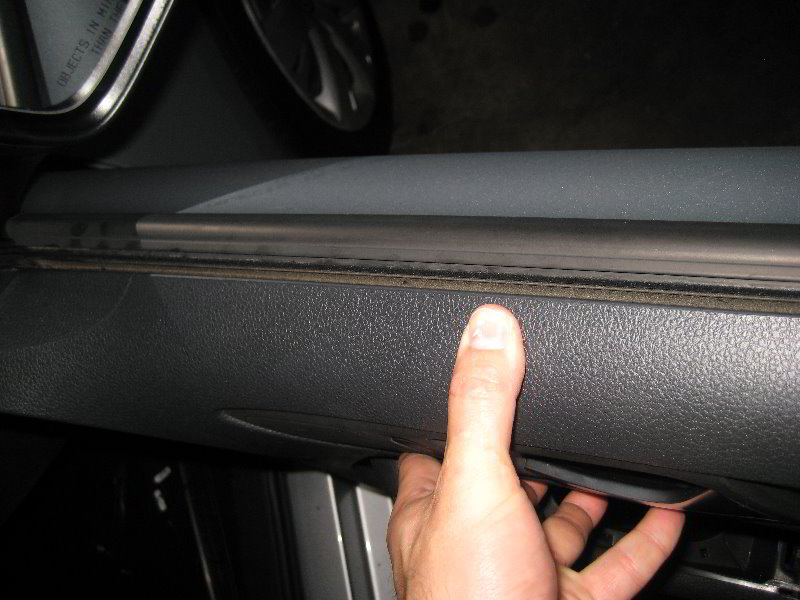 VW-Jetta-Interior-Door-Panel-Speaker-Replacement-Guide-044