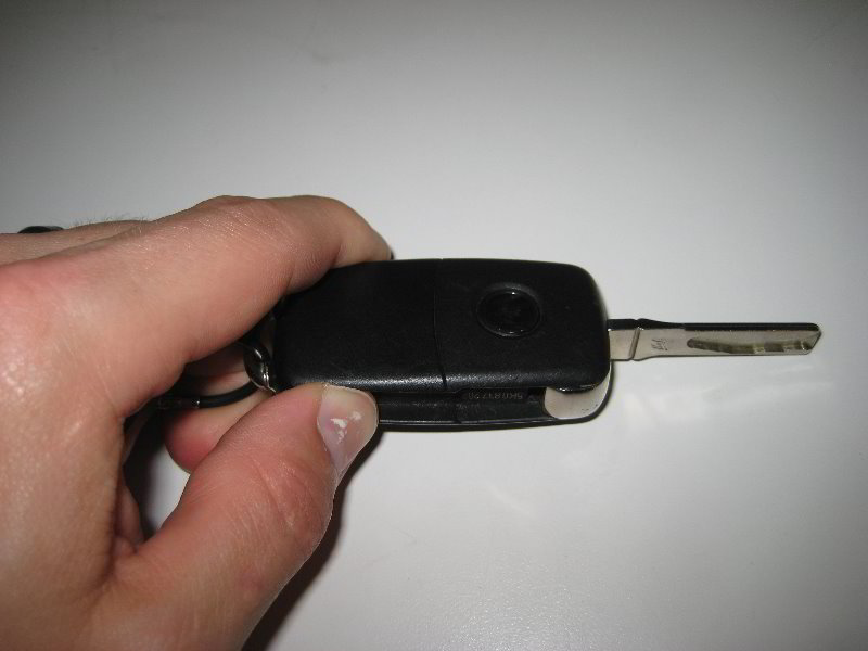 VW-Jetta-Key-Fob-Battery-Replacement-Guide-004