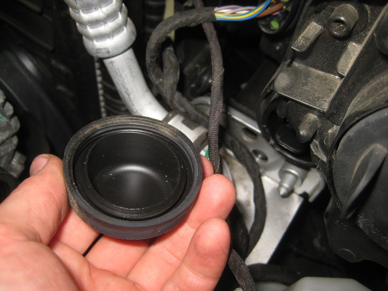 2012-2015-VW-Passat-Headlight-Bulbs-Replacement-Guide-027