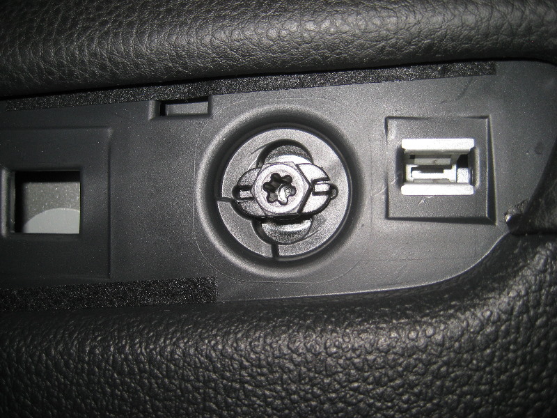 2012-2015-VW-Passat-Interior-Door-Panel-Removal-Guide-014