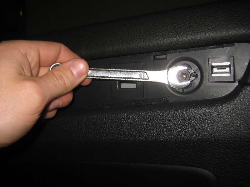 2012-2015-VW-Passat-Interior-Door-Panel-Removal-Guide-016