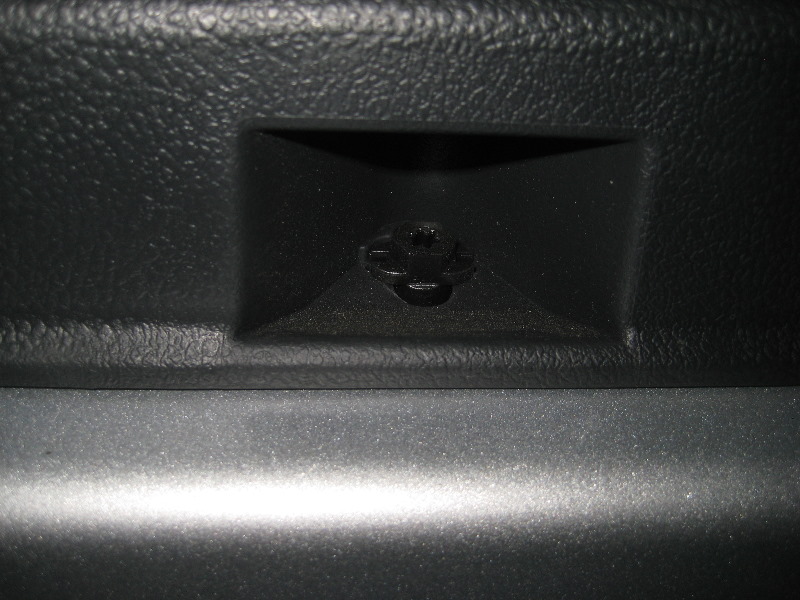 2012-2015-VW-Passat-Interior-Door-Panel-Removal-Guide-018