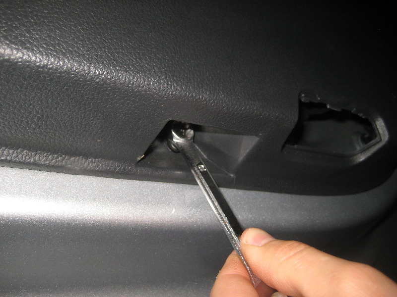 2012-2015-VW-Passat-Interior-Door-Panel-Removal-Guide-020