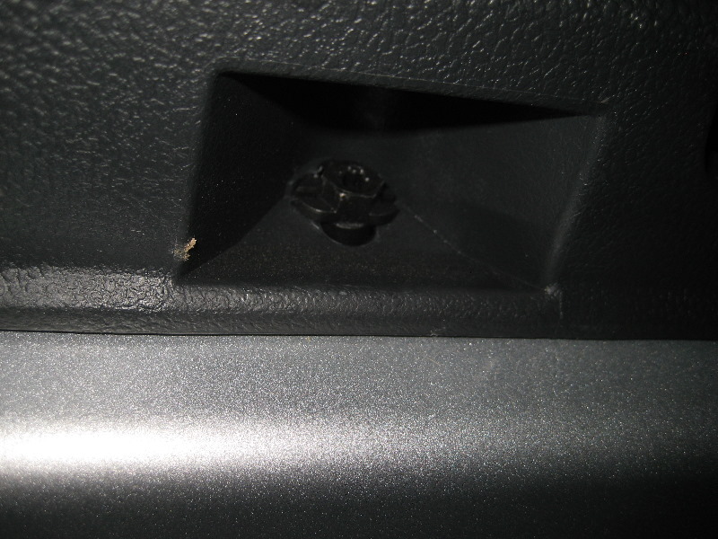 2012-2015-VW-Passat-Interior-Door-Panel-Removal-Guide-046