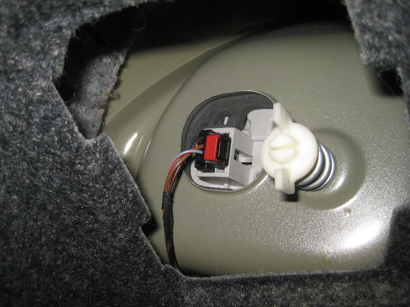 2012-2015-VW-Passat-Tail-Light-Bulbs-Replacement-Guide-025