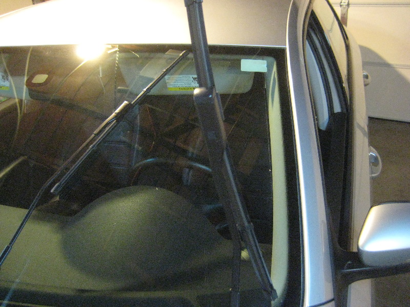 2012-2015-VW-Passat-Windshield-Window-Wiper-Blades-Replacement-Guide-005