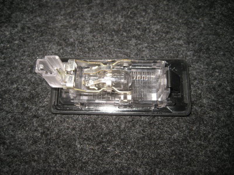 VW-Tiguan-License-Plate-Light-Bulbs-Replacement-Guide-014
