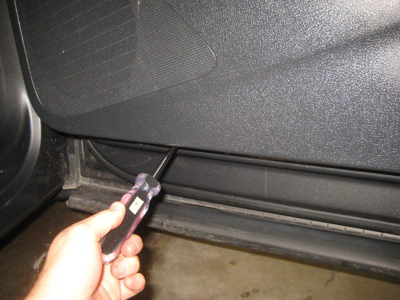 VW-Tiguan-Interior-Door-Panel-Removal-Guide-047